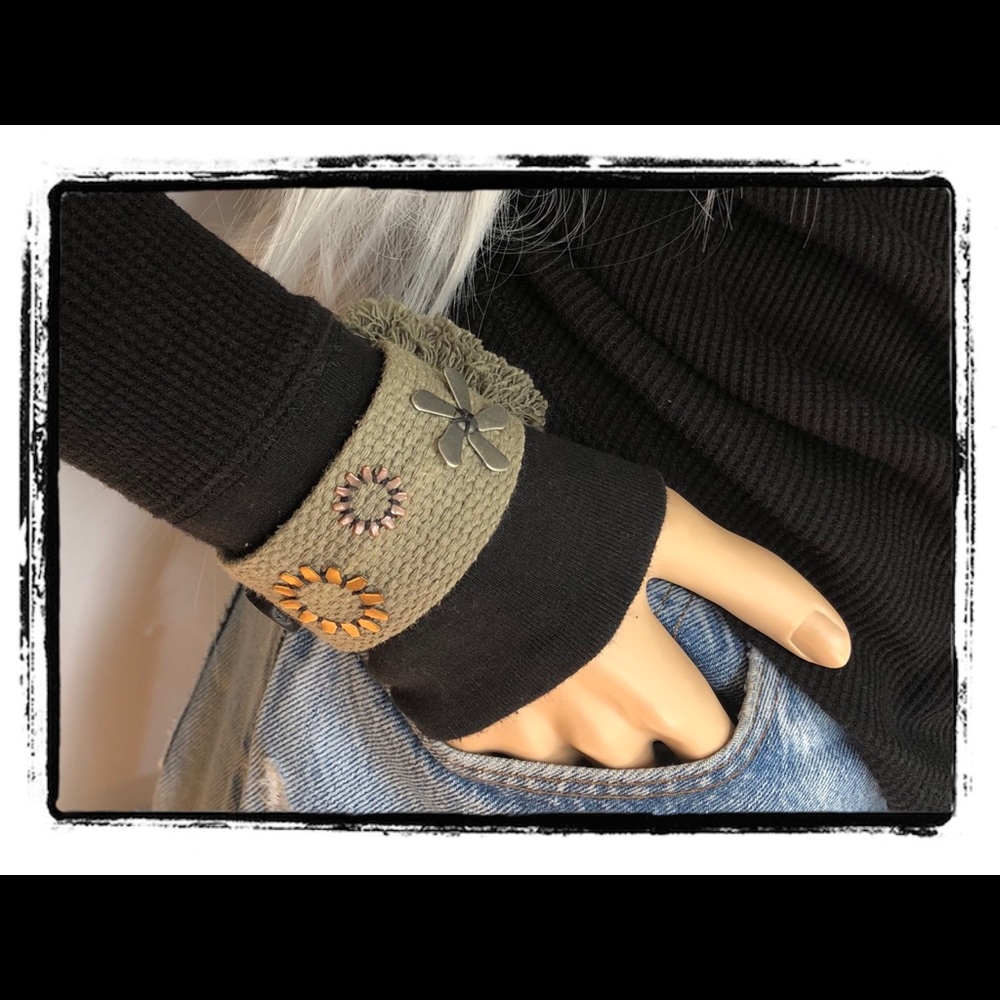 🇺🇸 OLIVE GREEN PROPELLER BRACELET CUFF 🇺🇸